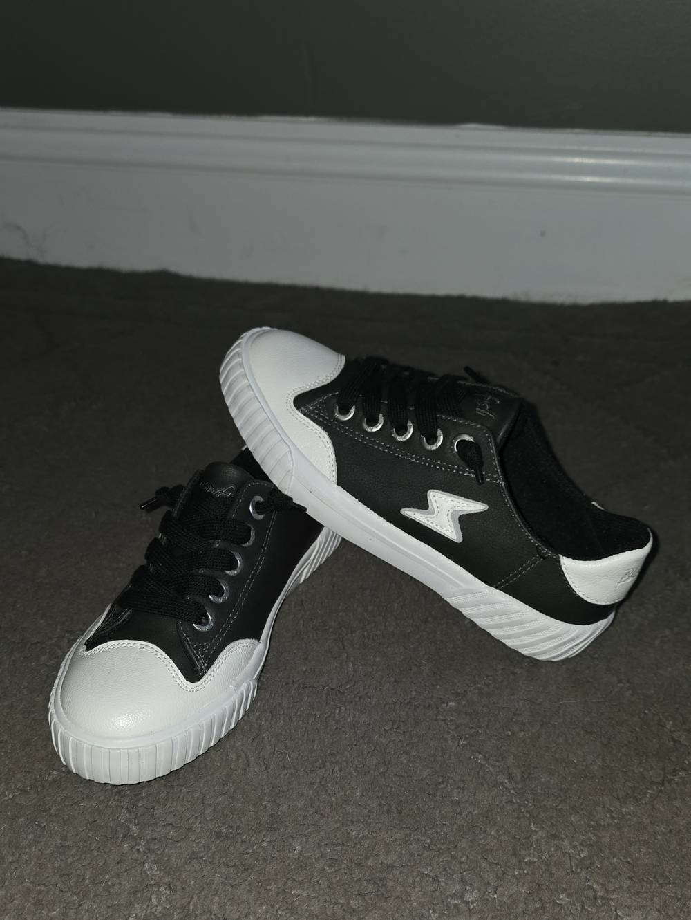Black & White Kids Low-Top Sneakers with Contrast Trim